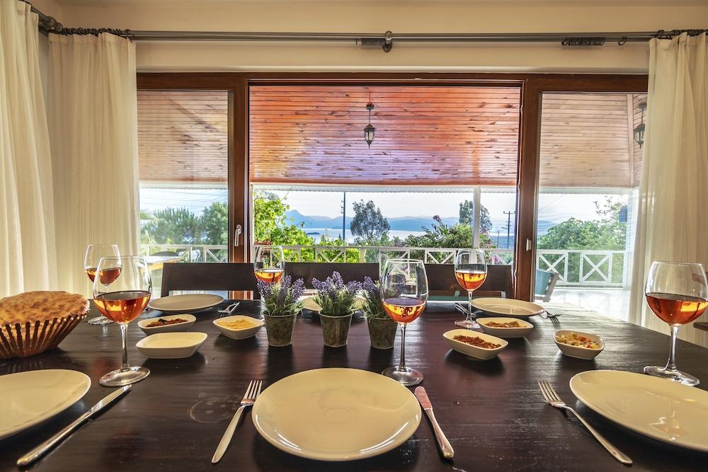 Calypso Lakeview Villas