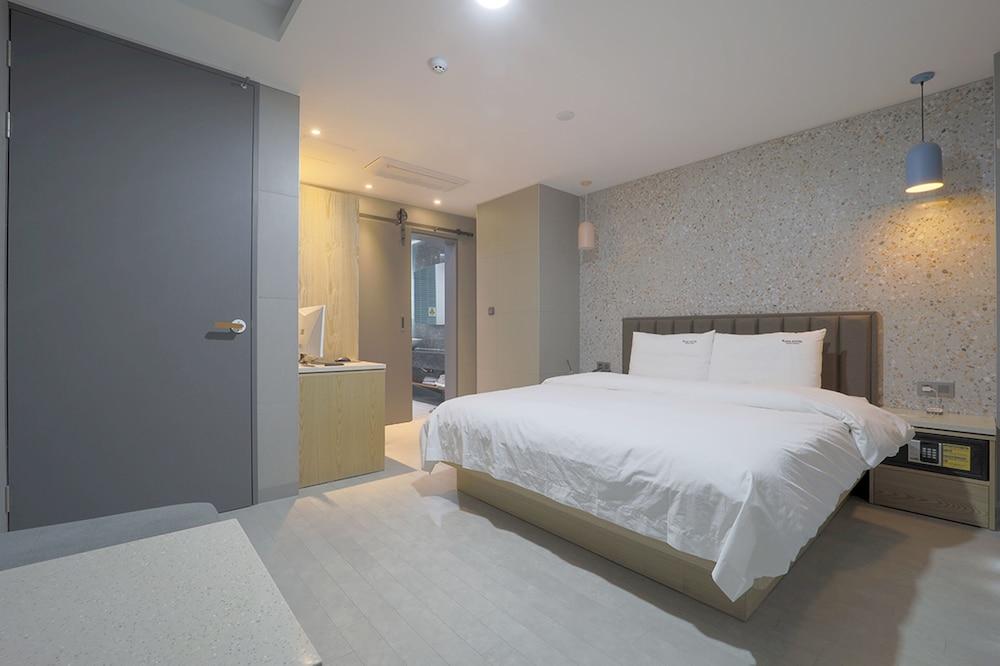 Busan Seomyeon YUNA Hotel Business