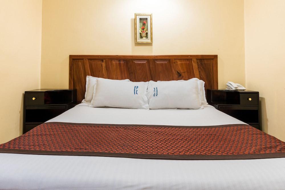 Blue Pearl Apartments