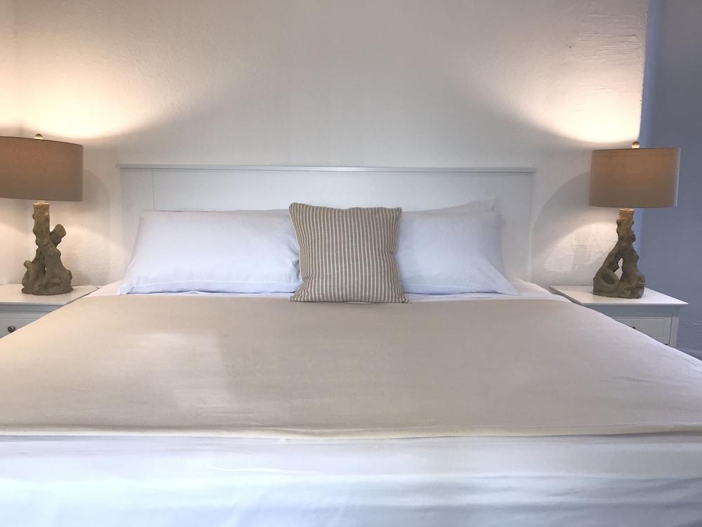 The Sunset Cove and Rainbow Room