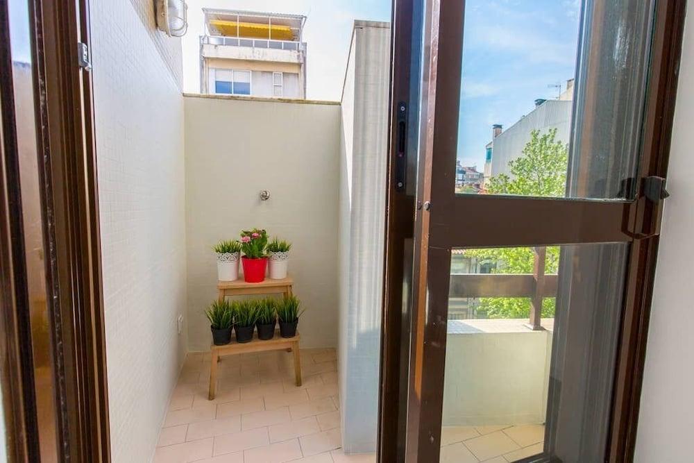 Porto Haven - Downtown by the Metro