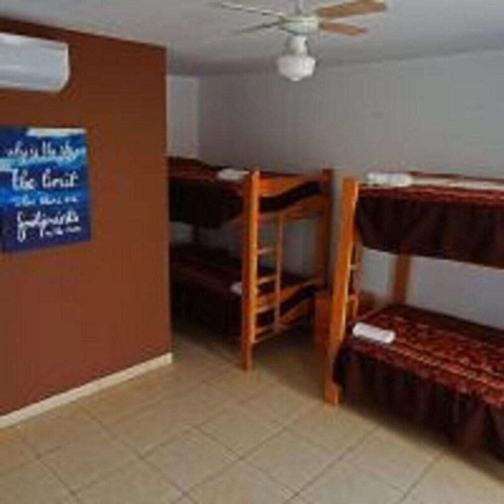 Hotel Burgues Mancora - Hostel