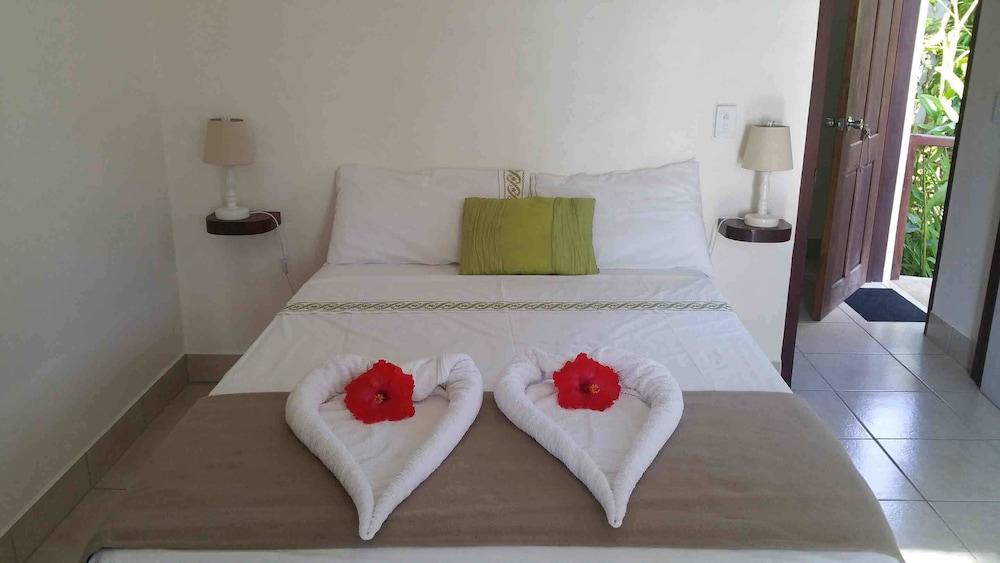 Santo Seaside Villas