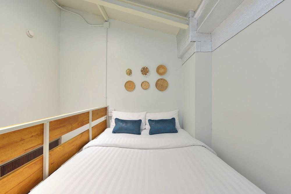 StayAt Bedever Bangkok Hotel