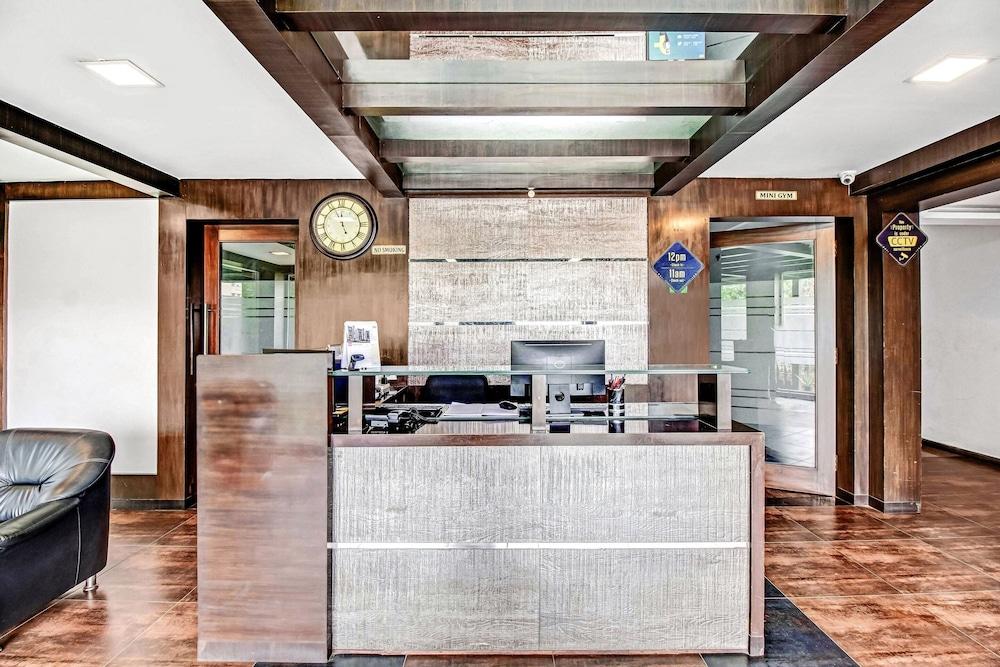 Capital O 1324 Royal Inchara