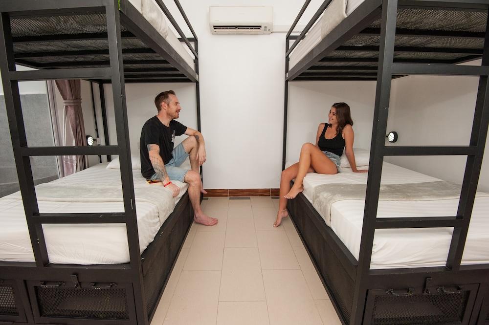 Mad Monkey Siem Reap - Hostel