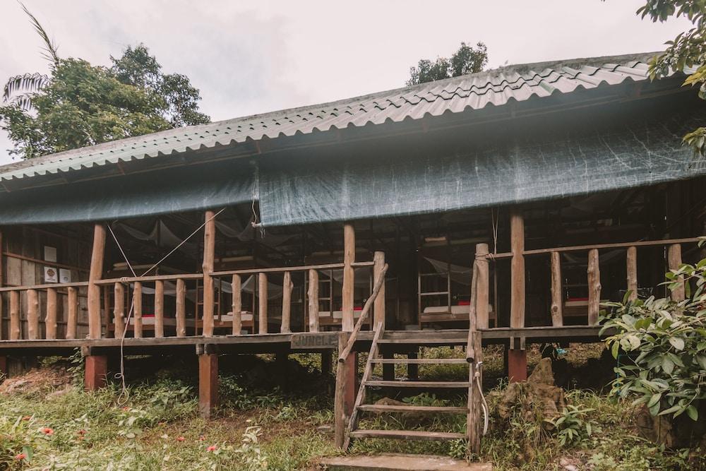 Mad Monkey Koh Rong Samloem
