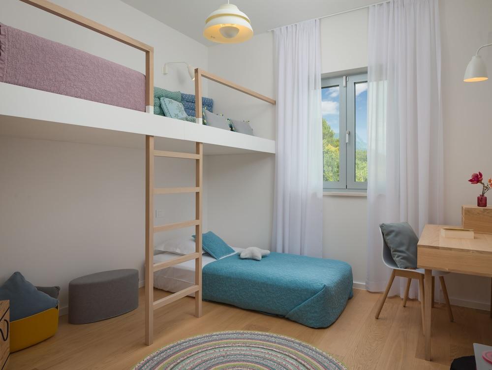 Villa Radun Home with Grand Heated Pool