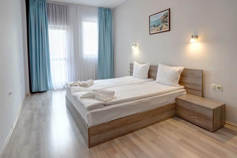 1-st Line Izvora Hotel Golden Sands