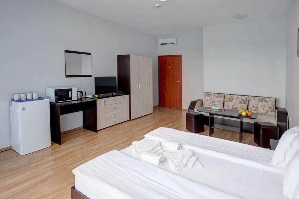 1-st Line Izvora Hotel Golden Sands