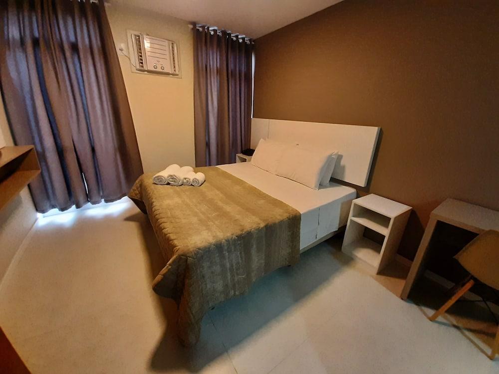 Caravaggio Praia Hotel