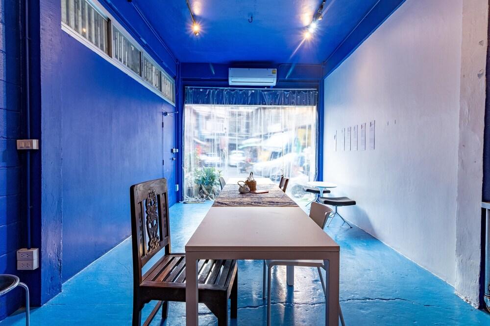 Moong Samyan Hostel and Gallery