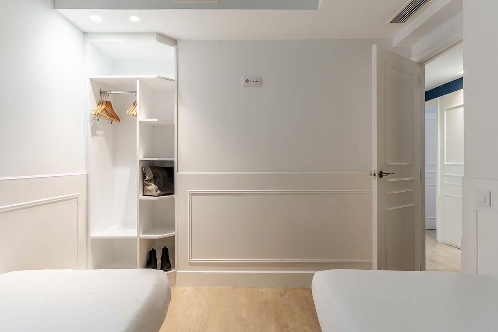 Enjoybcn Colon Apartments