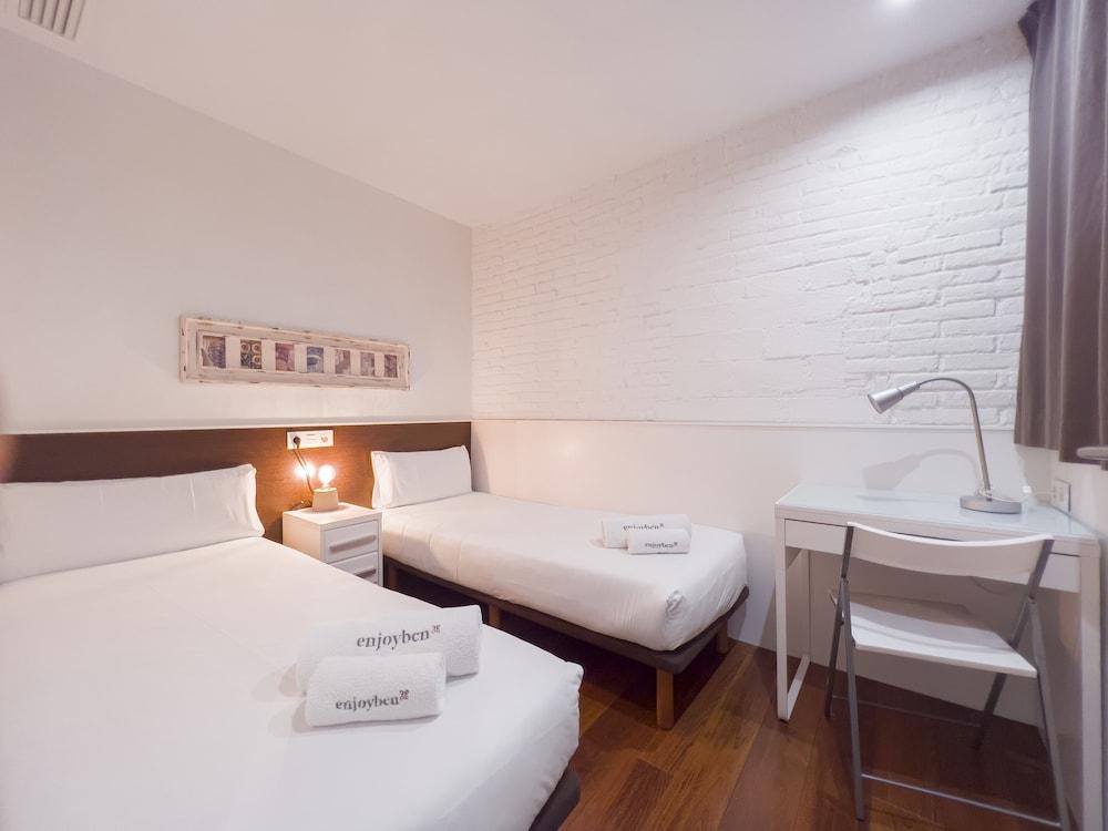 Enjoybcn Gaudi Apartments