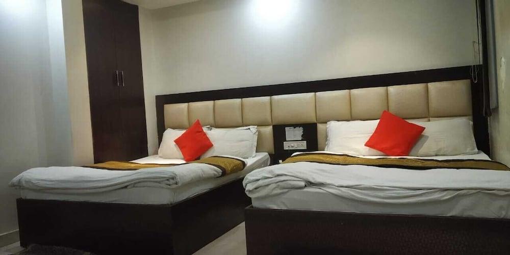 ADB Rooms Hotel Ashiana