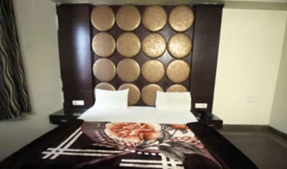 ADB Rooms Hotel Metro Plaza