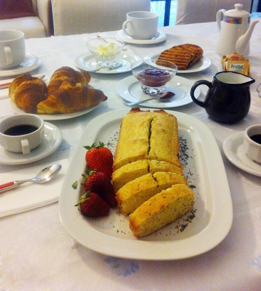 Town & Country Guest House B&B