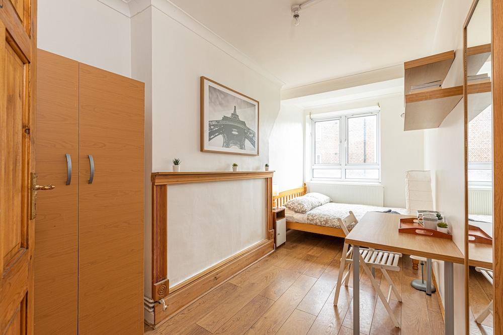 Tower Bridge Accommodation - 1