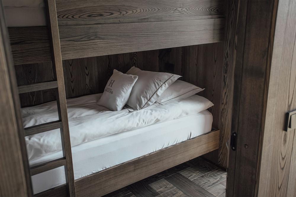 Seljalandsfoss Horizons