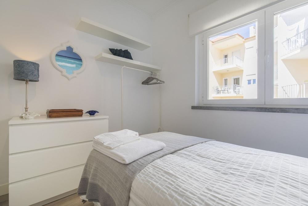 Cozy Seaview Apartment