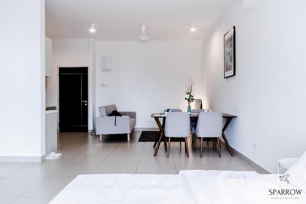 Midhills Premium Suites by Sparrow Homes