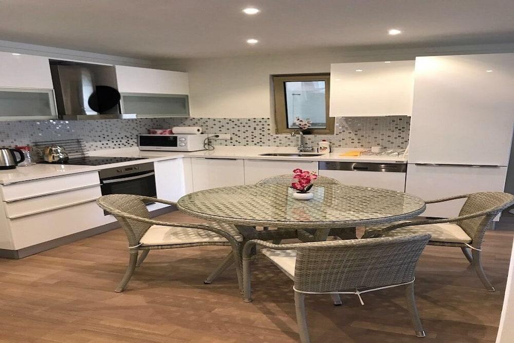 BO056 by Villaofsummer