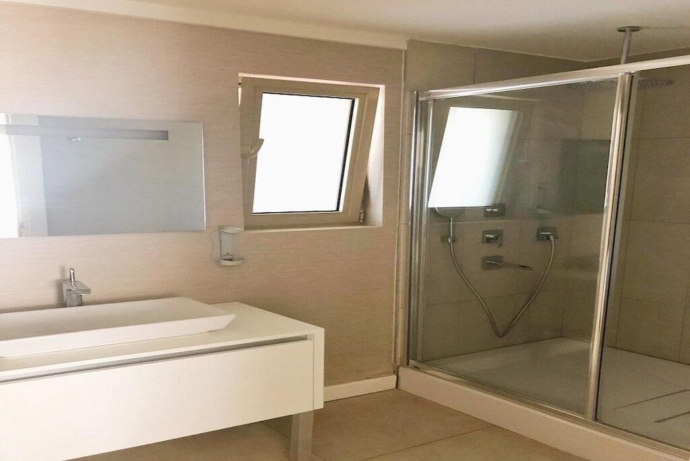 BO058 by Villaofsummer