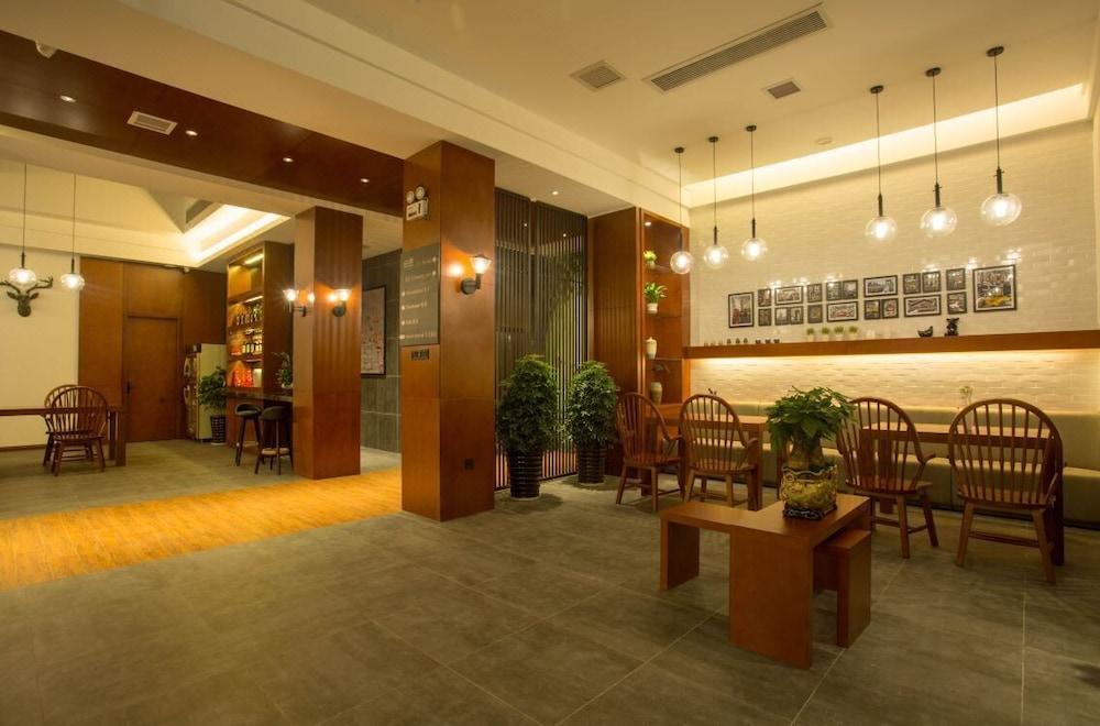 Four Seasons Themed Hotel