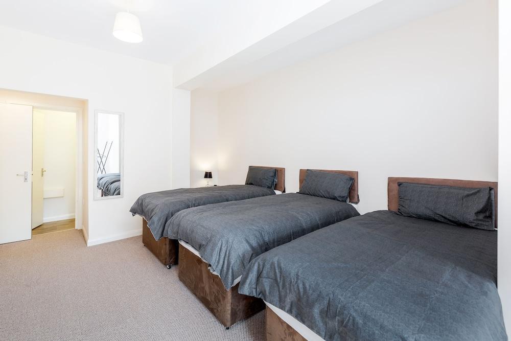 Manor Lodge Apartments