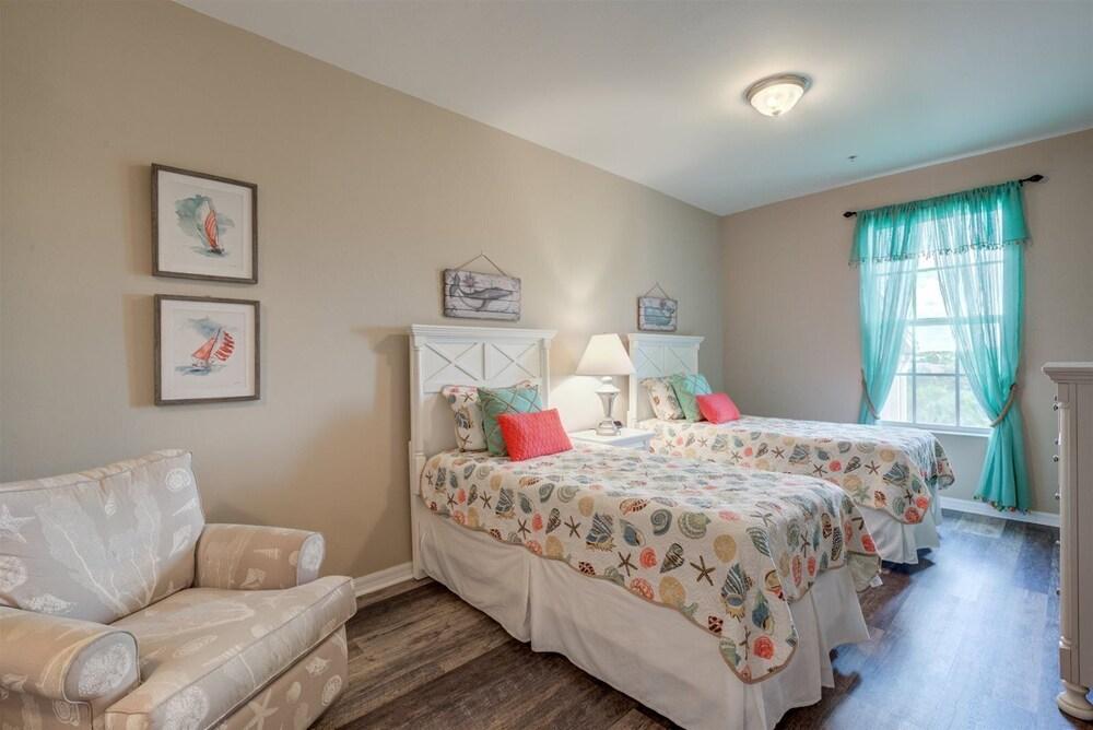 Majestic Palms Condo