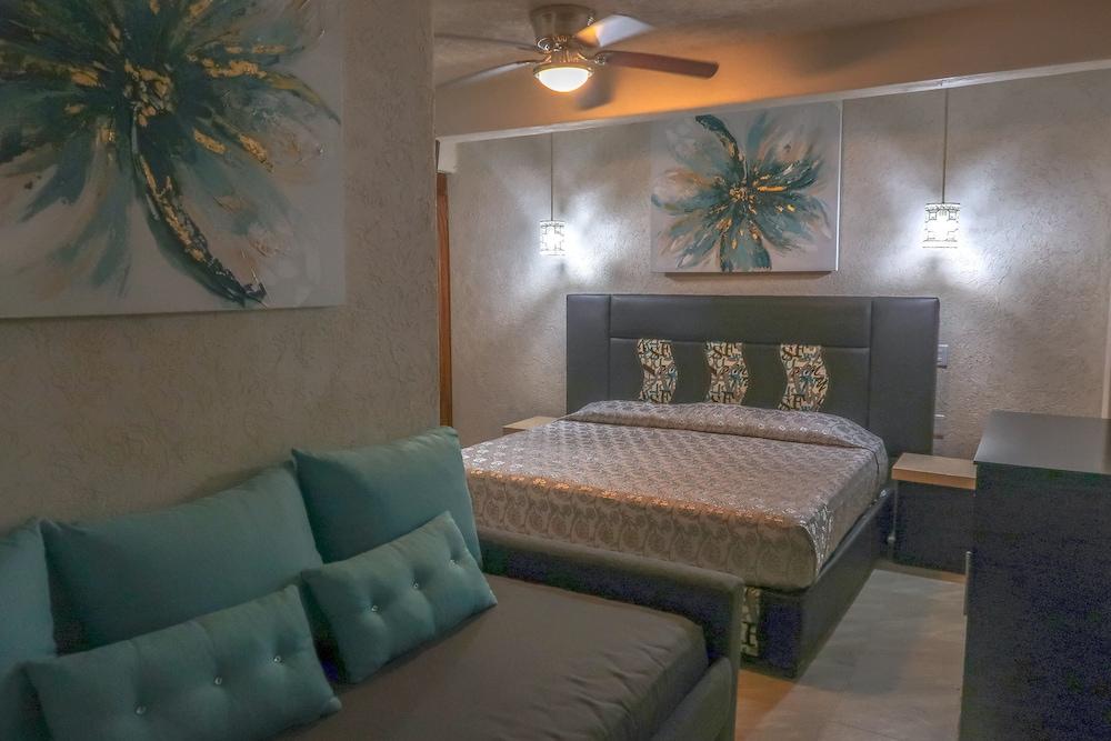 Hotel Villas Punta Blanca