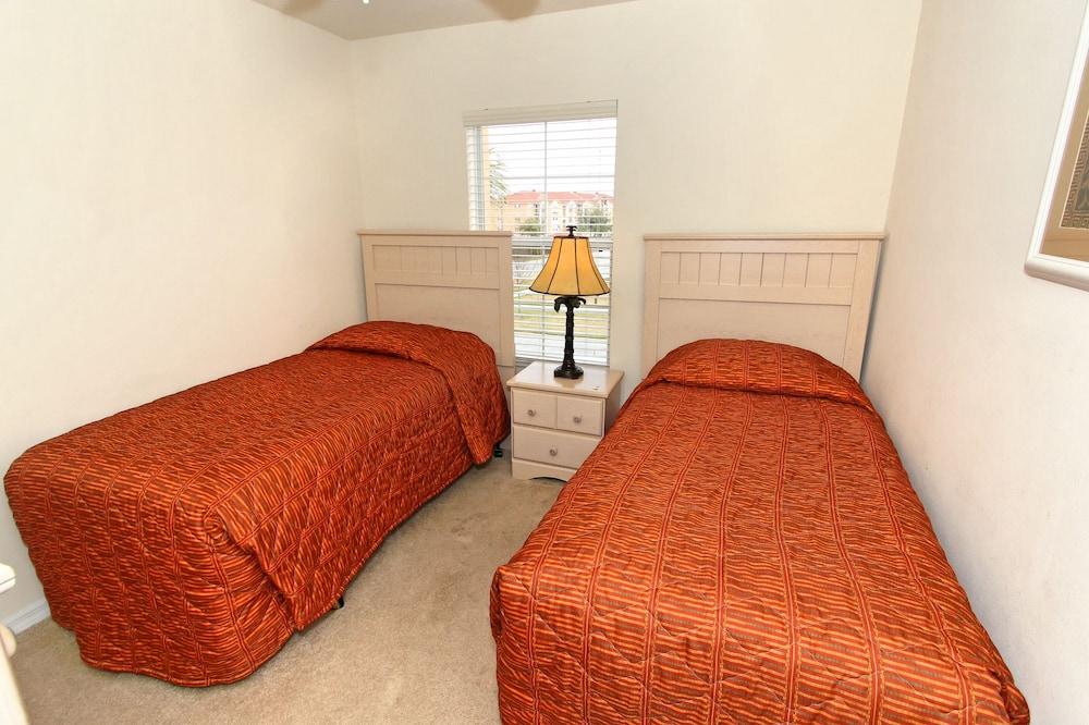 Mickeys Lodge by VillaDirect