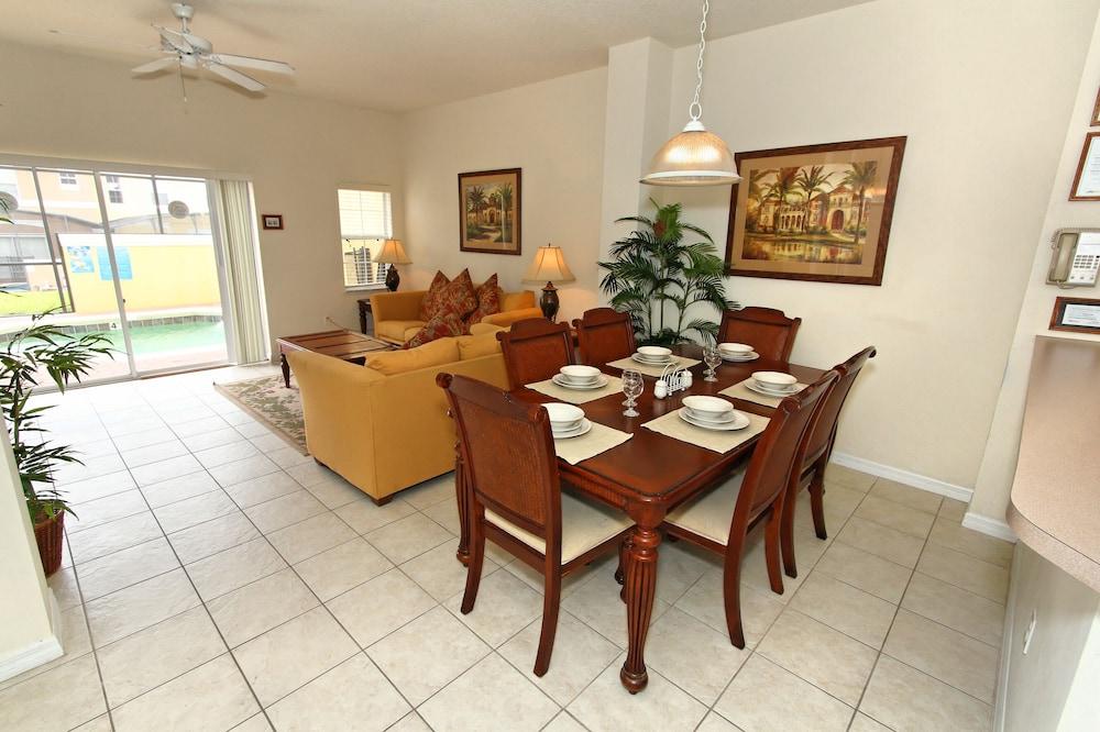 Mickeys Lodge by VillaDirect