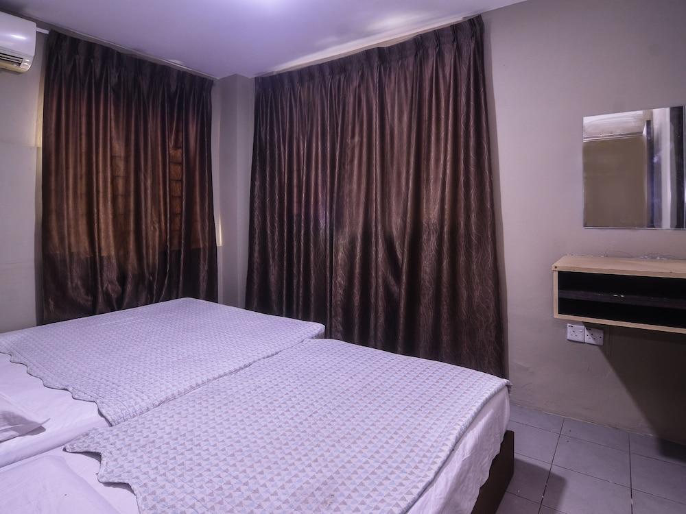 SPOT ON 89630 Hilltop Room