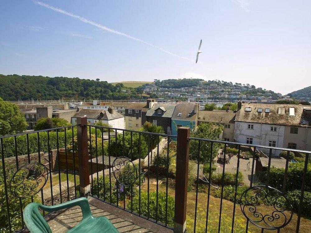 Moonrakers, Clarence Street