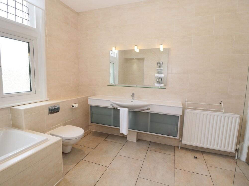 Walworth Castle Lodge