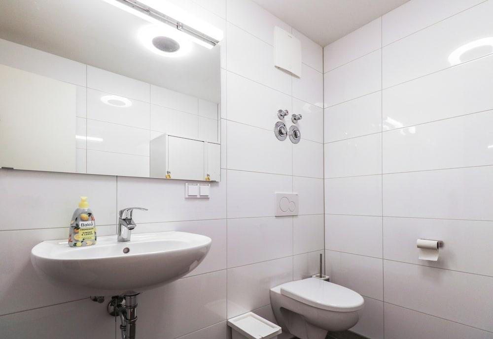 Designer hostel room for 4 2D