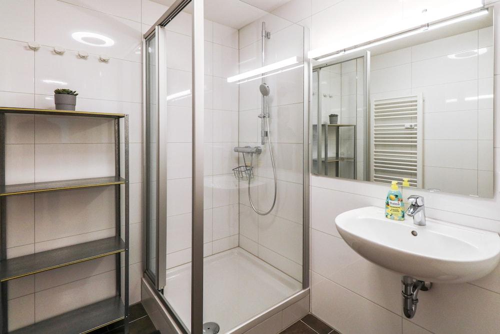 Designer hostel room for 4 2D