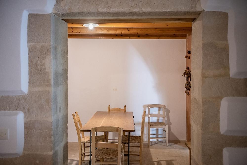 Lemon Tree Eco-Retreat with Terraces