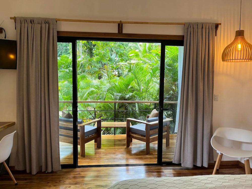 El Nido Jungle Lodge