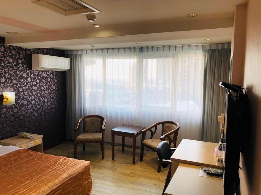 Jing Chen Commercial Hotel