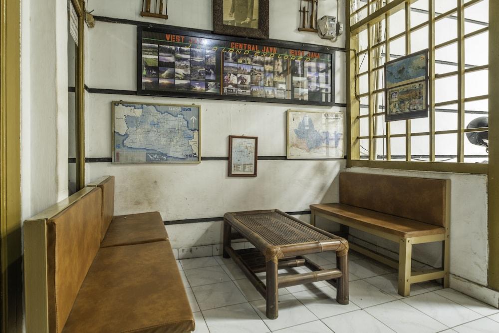 SPOT ON 2054 Hotel Arimbi 3