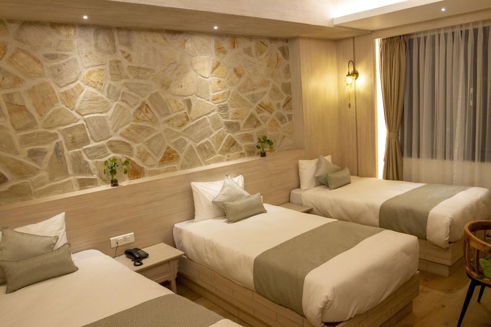 Arushi Boutique Hotel