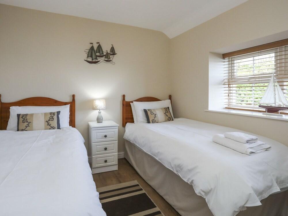 3 The Coach House - Penthouse Apartment