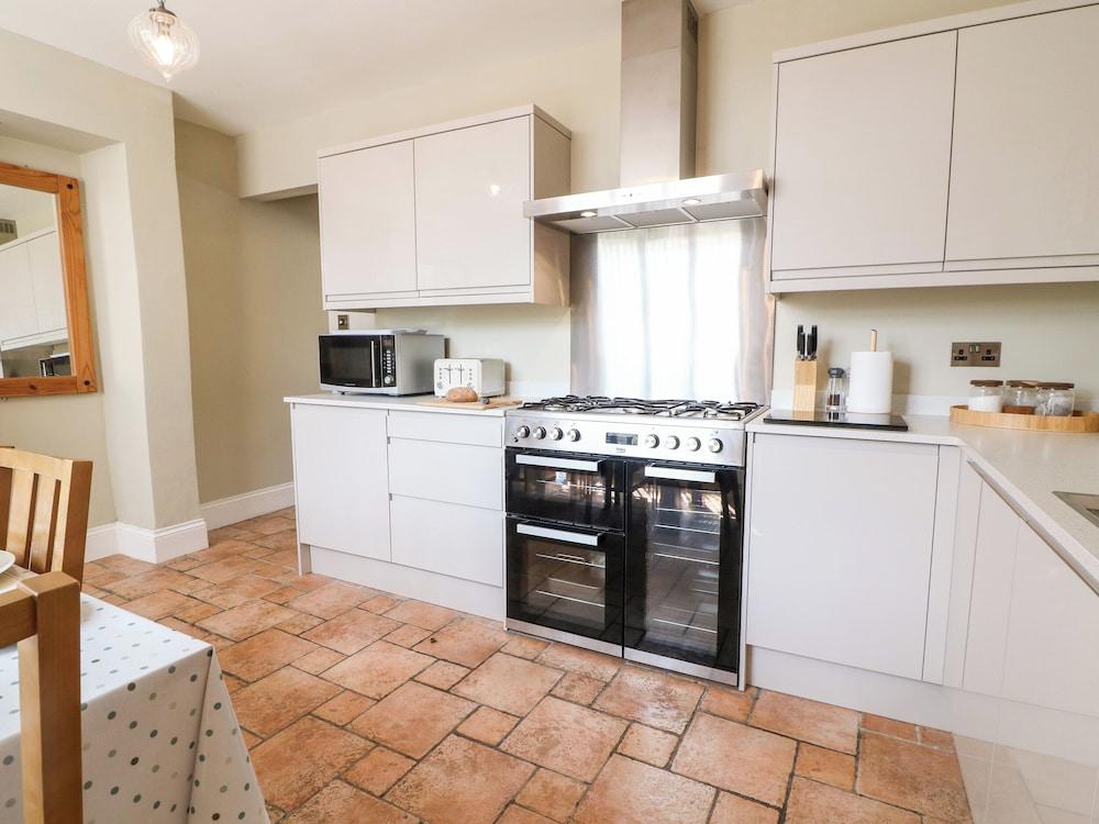 The Cottage at Broadway