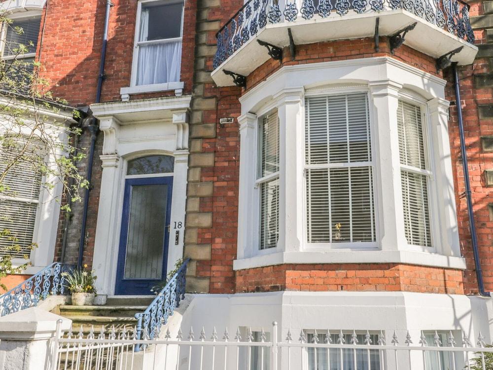 Esplanade Gardens, Apartment 1