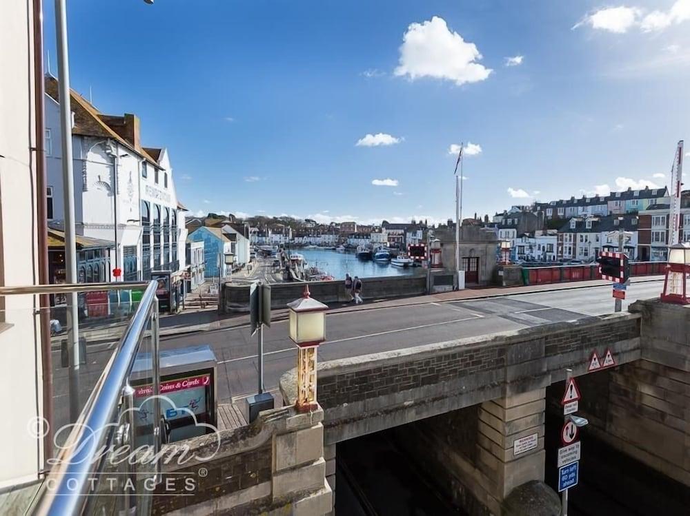 Harbourside Apartment