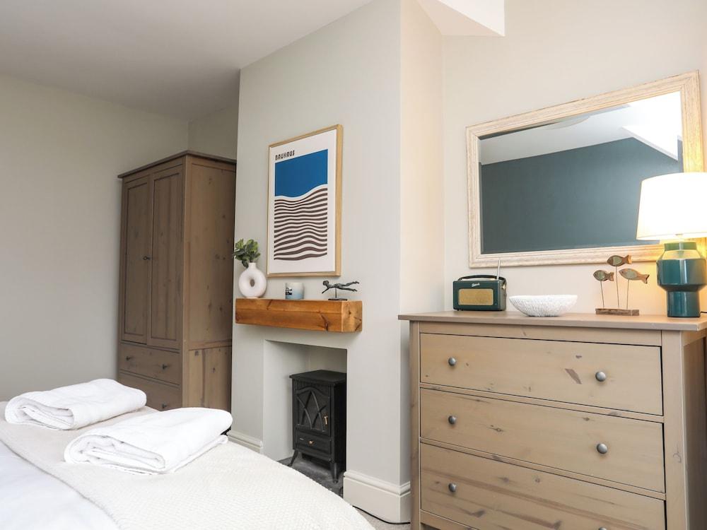 Min Y Mor Trearddur Bay