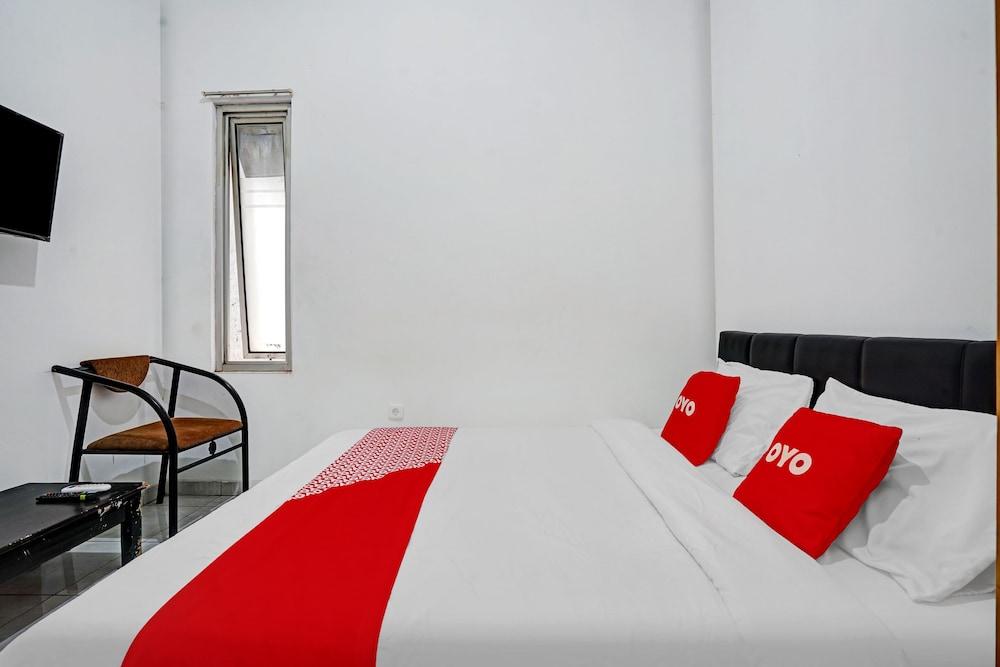 Hotel O Srimahi Residence