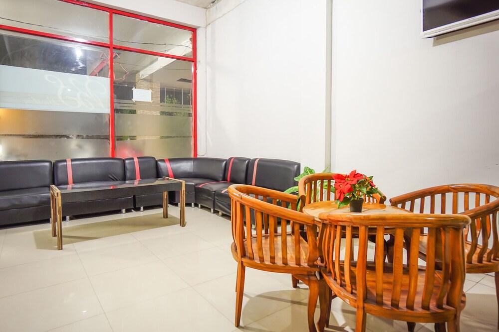 OYO 1545 Bs Residence